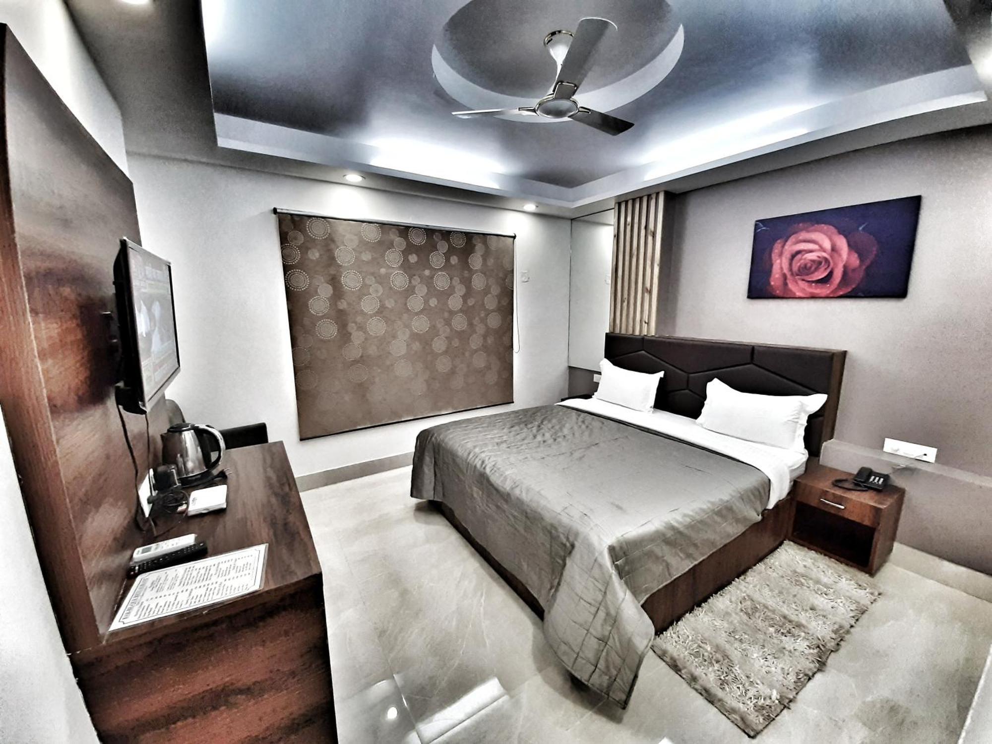Hotel Delhi Aerocity, Nh 48 Új-Delhi Kültér fotó