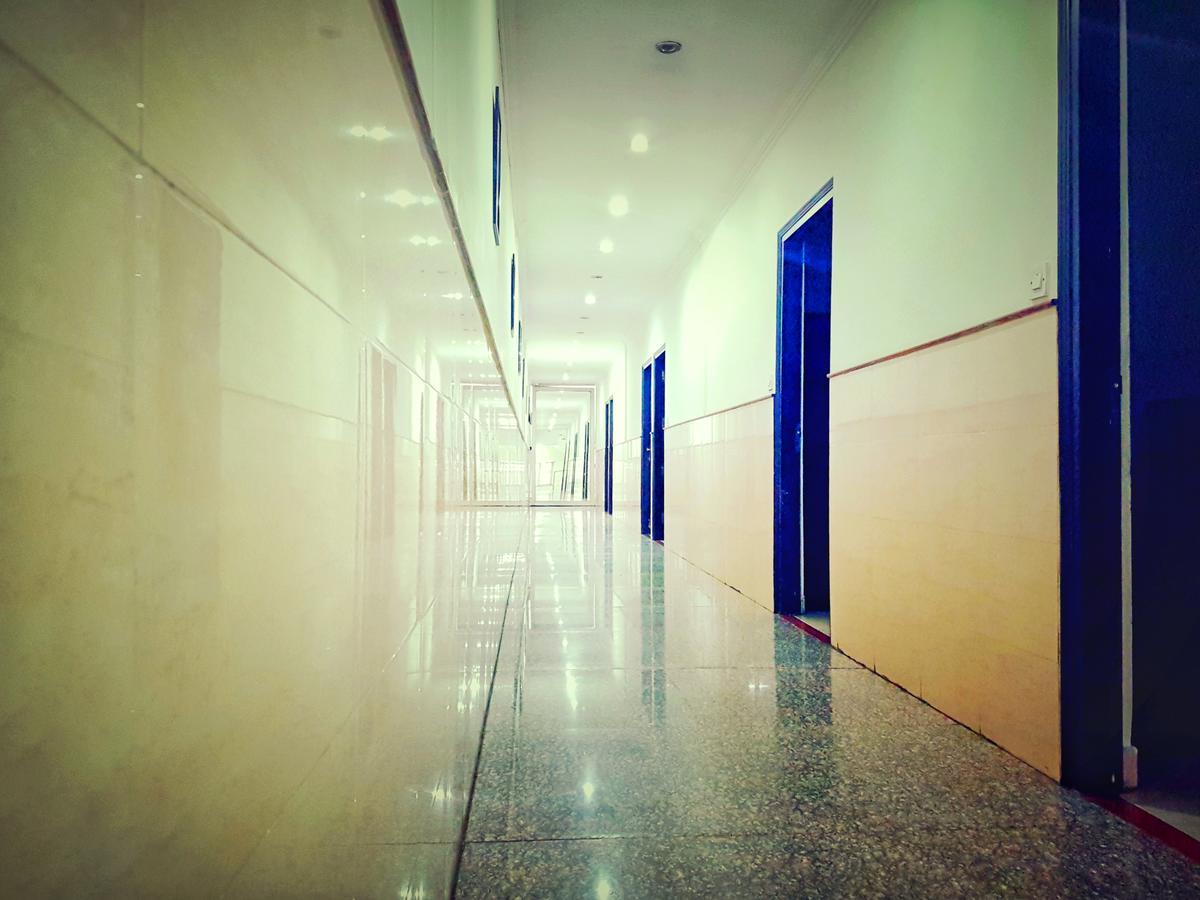 Hotel Delhi Aerocity, Nh 48 Új-Delhi Kültér fotó